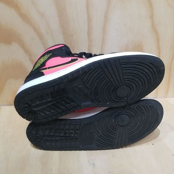 Air Jordan 1 Retro Mid Hot Punch Volt Wmn's 7, Mens Sz 6 1/2 ( EU 37.5) - Picture 9 of 9